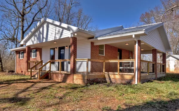 7677 Mineral Bluff Hwy, Mineral Bluff, GA 30559