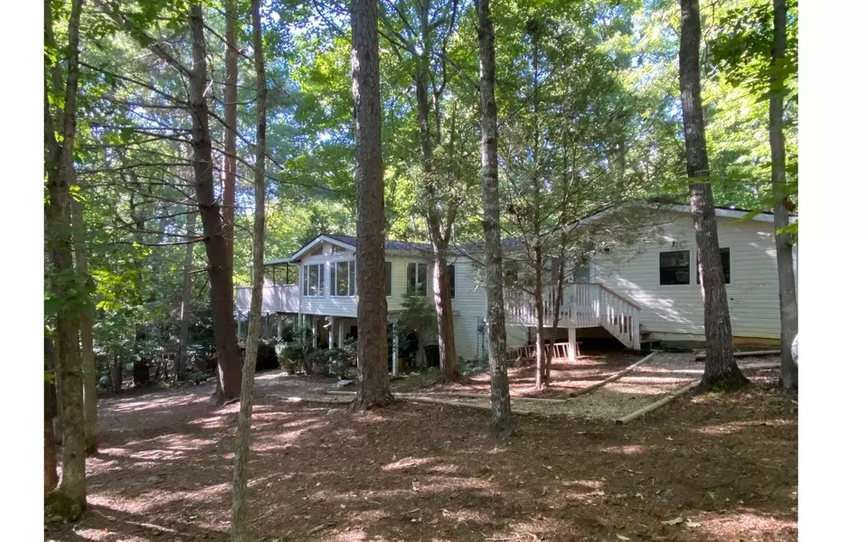 593 Lakeside Drive, Blairsville, GA 30512