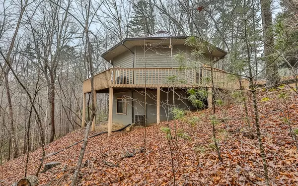 Ellijay, GA 30540,692 Matrix Lane