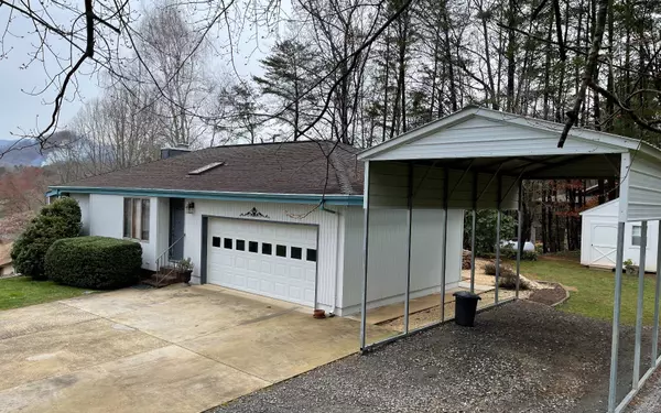 284 Licklog Court, Hayesville, NC 28904