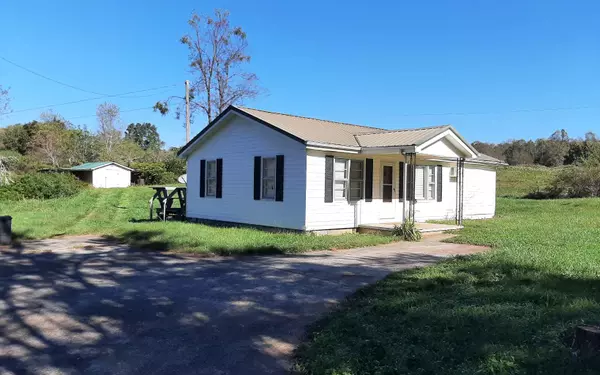 5082 Mobile Road, Mccaysville, GA 30555