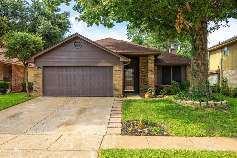 8512 Brushy Creek Trail, Fort Worth, TX 76118