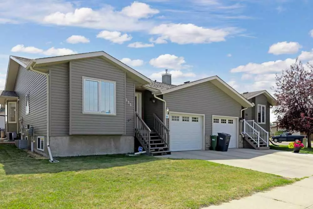 Strathmore, AB T1P 1S7,232 Hillvale CRES