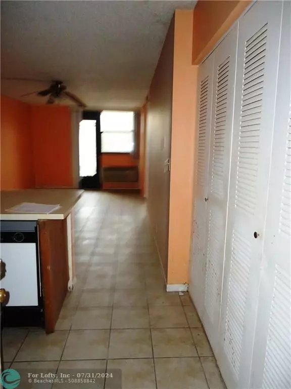 Coral Springs, FL 33065,2771 Riverside Dr  #311A