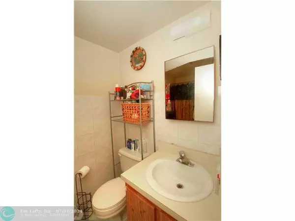 Coral Springs, FL 33065,2501 Riverside Dr  #417-A