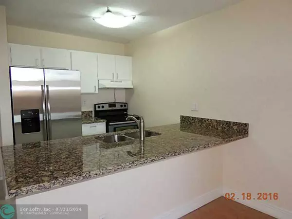 Coral Springs, FL 33065,2501 Riverside Dr  #511