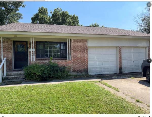 111 W Cunningham Street, Bonham, TX 75418