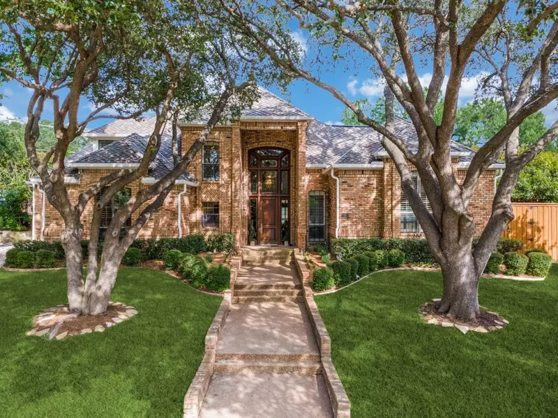 7426 Craigshire Avenue, Dallas, TX 75231