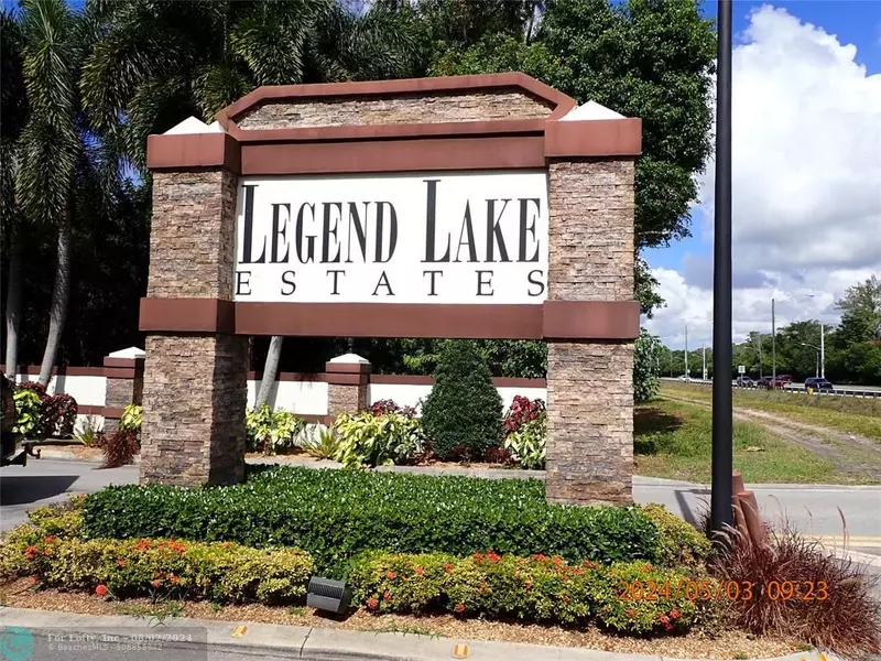 4451 Hunting Trl, Lake Worth, FL 33467