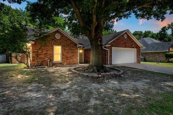 1713 Creekside Avenue, Sherman, TX 75092