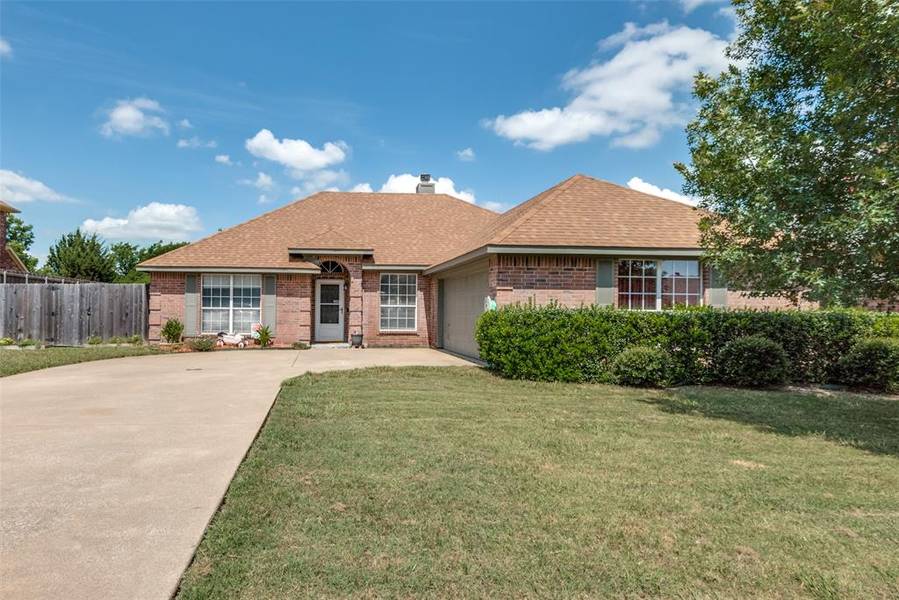 215 Cobblestone Circle, Red Oak, TX 75154