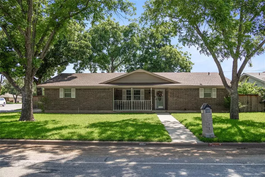 2411 14th Street, Brownwood, TX 76801