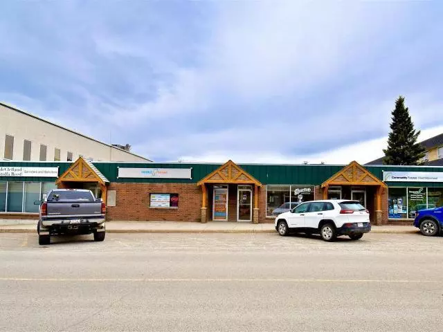 213-219 PEMBINA AVE, Hinton, AB T7V 2B3