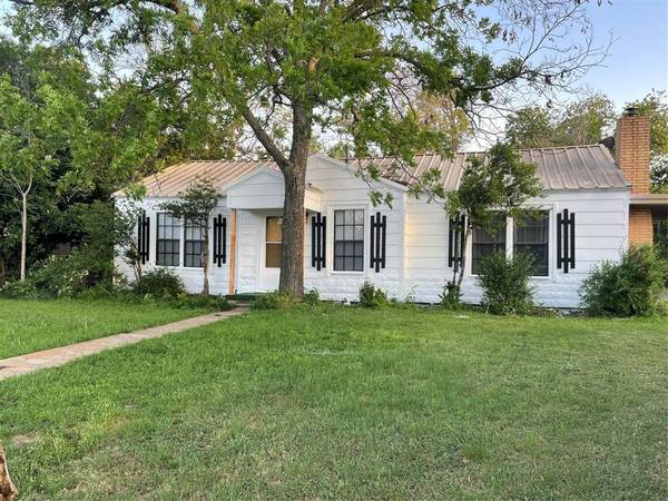 505 W Kyle Street, Bangs, TX 76823