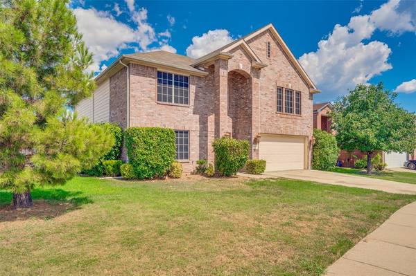 7701 Regent Drive, Arlington, TX 76001