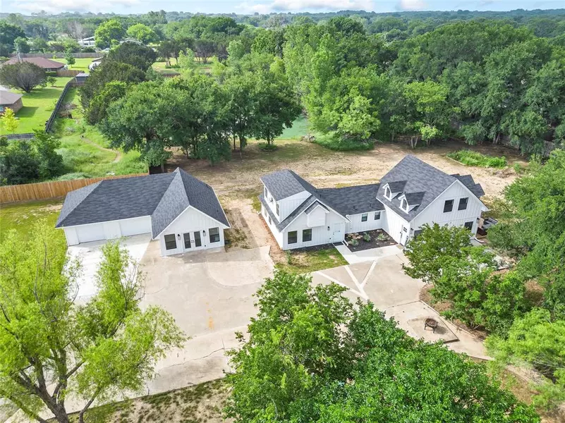 3225 Betty Court, Granbury, TX 76049