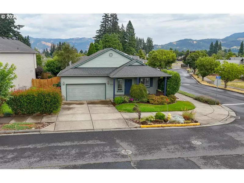 1545 22ND ST, Hood River, OR 97031