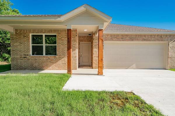 606 Crenshaw Street, Terrell, TX 75160