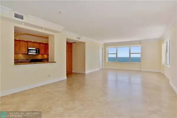 Lauderdale By The Sea, FL 33308,3900 N Ocean Dr  #10G