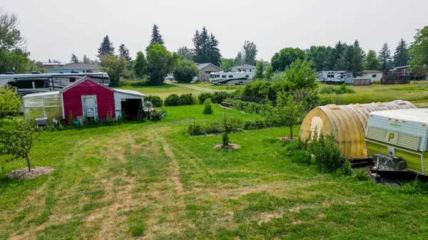 Raymond, AB T0K 2S0,452 N 100 E