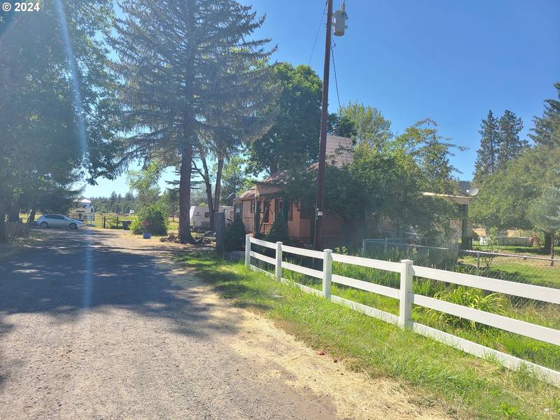 80107 PIONEER ST, Tygh Valley, OR 97063