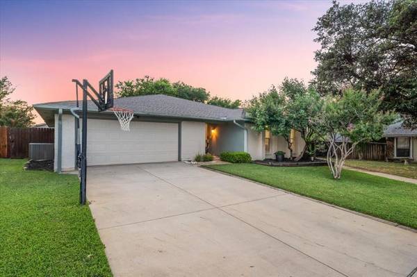 Carrollton, TX 75006,2504 Via Avenida