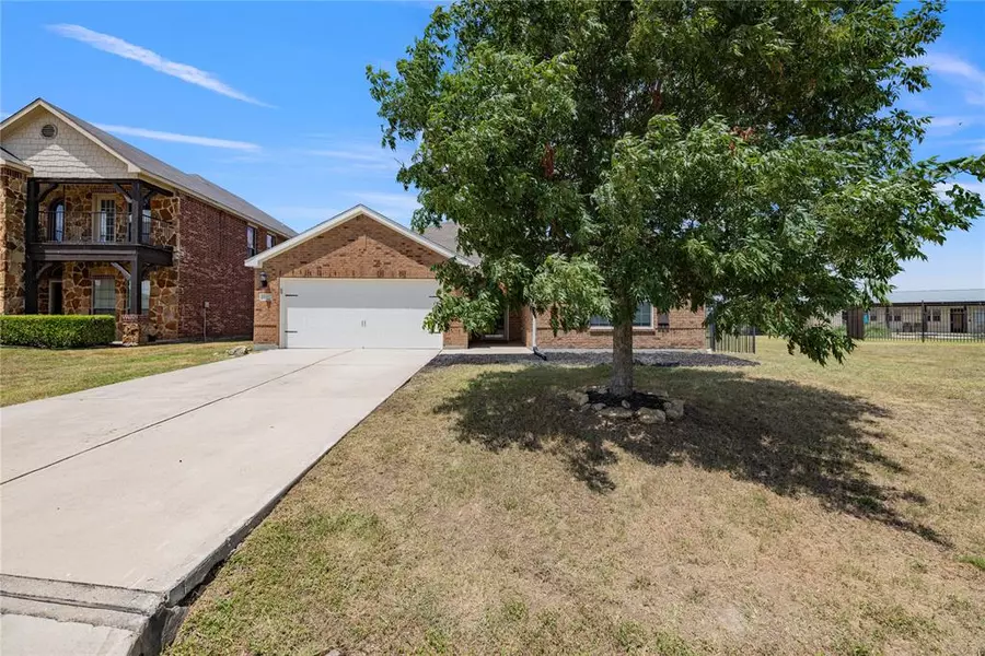 138 Cattlemans Creek Road, Newark, TX 76071