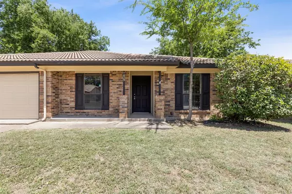 Fort Worth, TX 76133,7429 Meadow Creek Drive