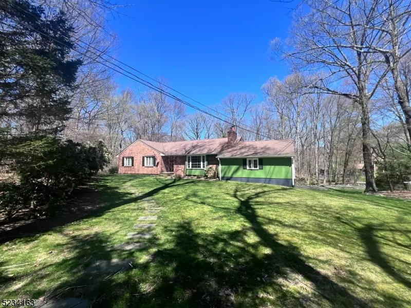 40 Brookvale Rd, Kinnelon Boro, NJ 07405