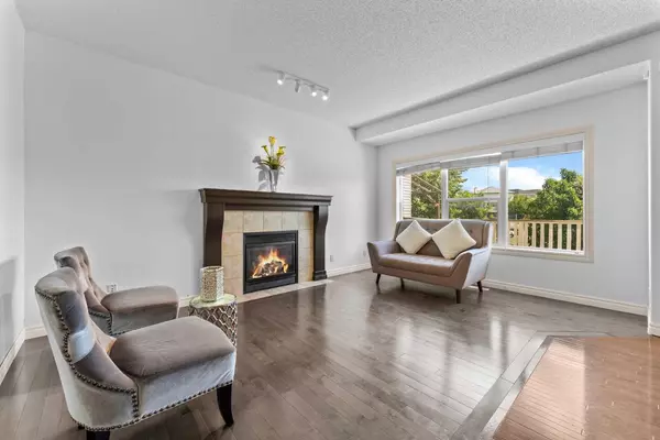 Calgary, AB T3K 5X7,101 Covepark CRES NE