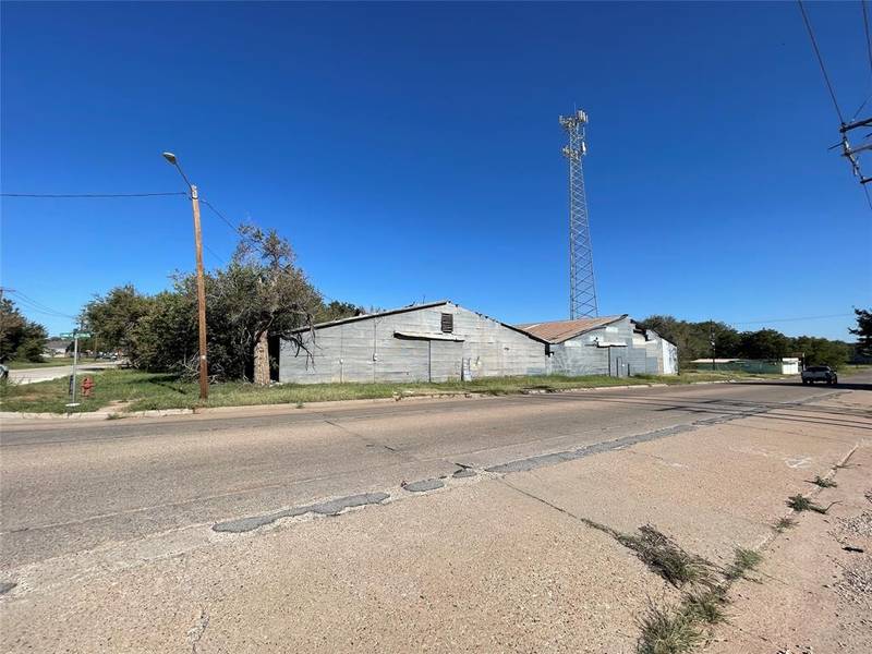 201 Sam Houston Street, Sweetwater, TX 79556