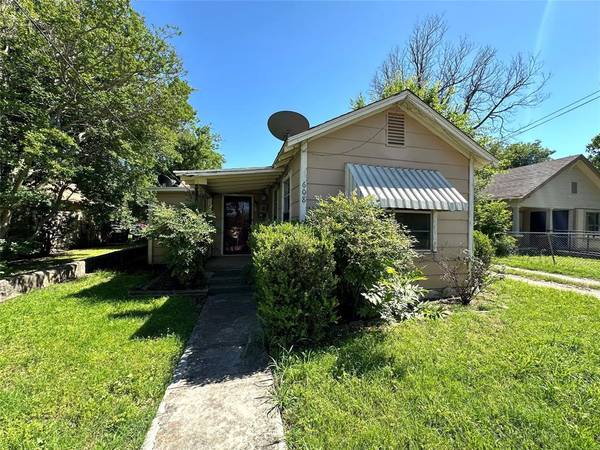 608 W Grand, Comanche, TX 76442