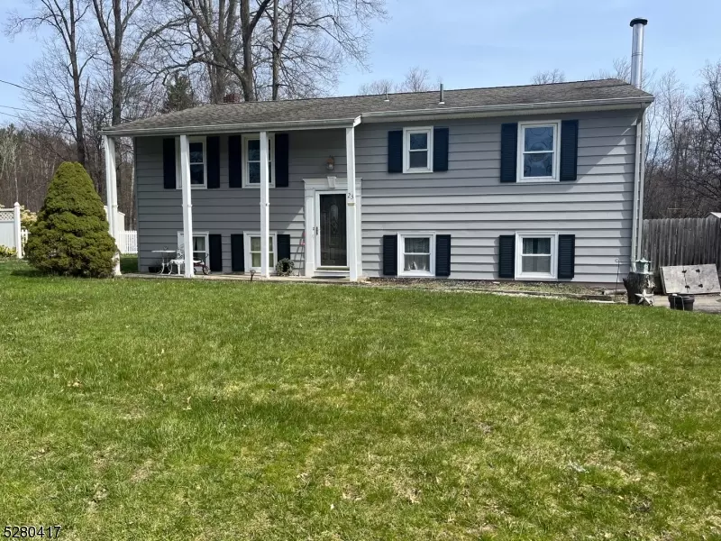 23 Lou Ann Blvd, West Milford Twp., NJ 07480