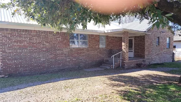 Ranger, TX 76470,104 Summitt Street