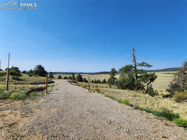 Hartsel, CO 80449,640 Arapahoe TRL