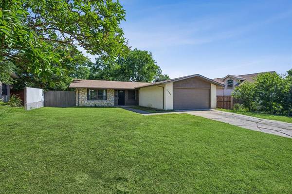 3225 W Rochelle Road, Irving, TX 75062