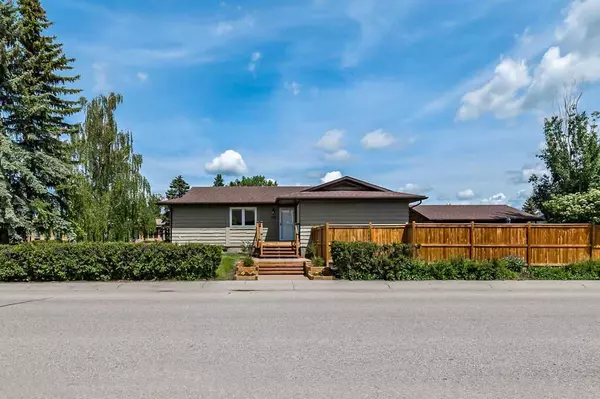 High River, AB T1V 1K6,908 8 ST SE