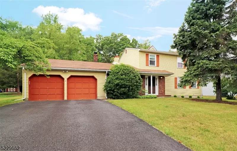 9 Windsor Way, East Hanover Twp., NJ 07936