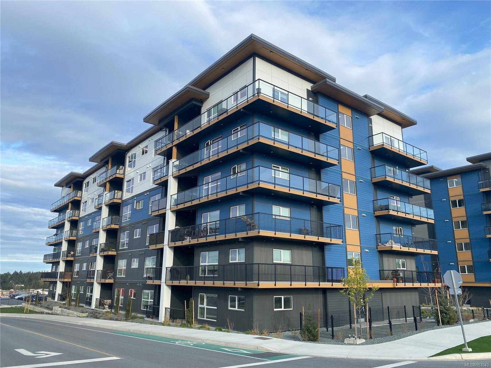 2461 Gateway Rd #101, Langford, BC V9B 5X3