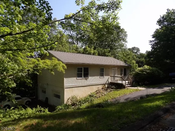 9 Gladstone Rd, West Milford Twp., NJ 07421