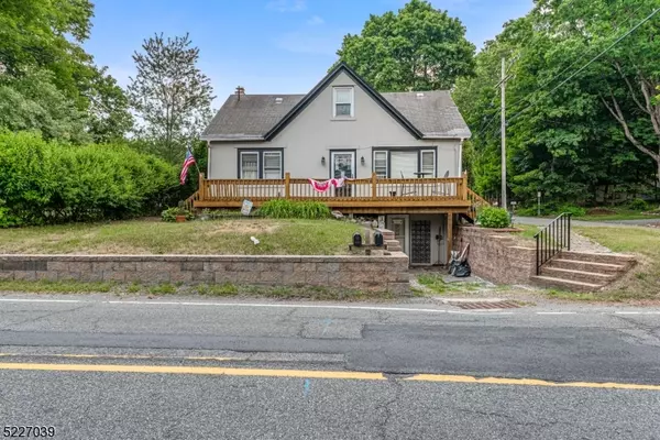 37 Brooklyn Rd, Stanhope Boro, NJ 07874