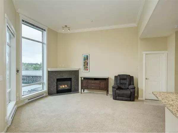 Victoria, BC V8T 5K3,330 Waterfront Cres #408