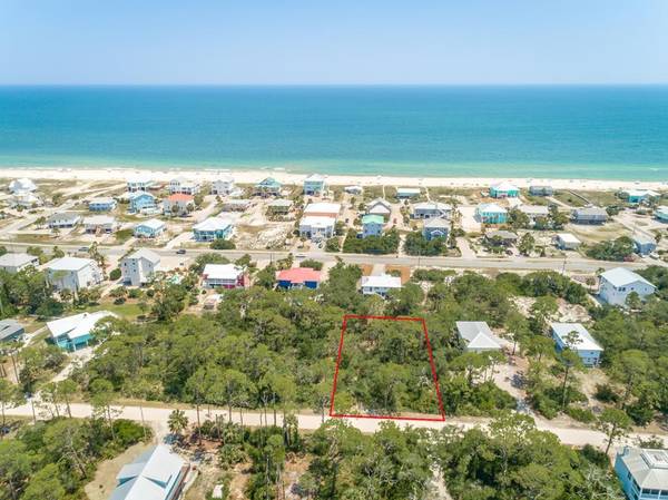 1032 E Pine Ave, St. George Island, FL 32328