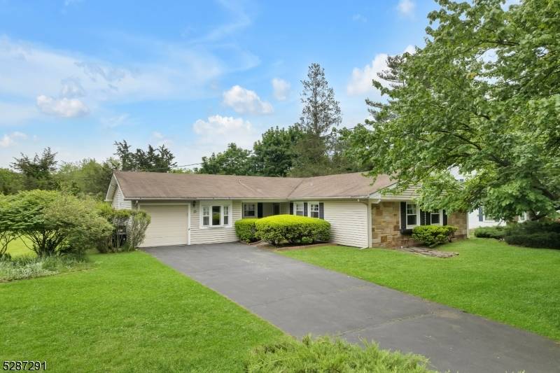 15 Larsen Rd, Franklin Twp., NJ 08873