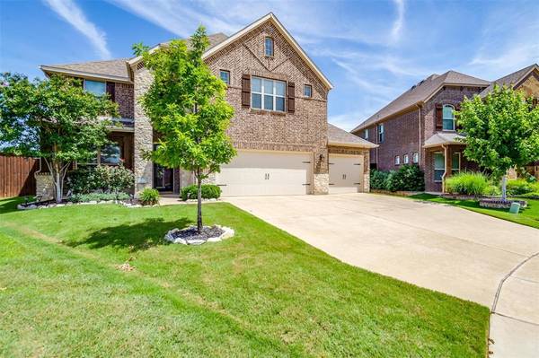 901 Albany Drive, Fort Worth, TX 76131