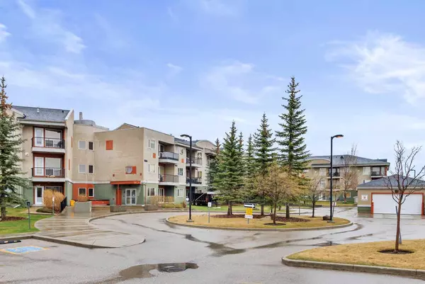 Calgary, AB T3H 5V5,69 Springborough CT SW #119