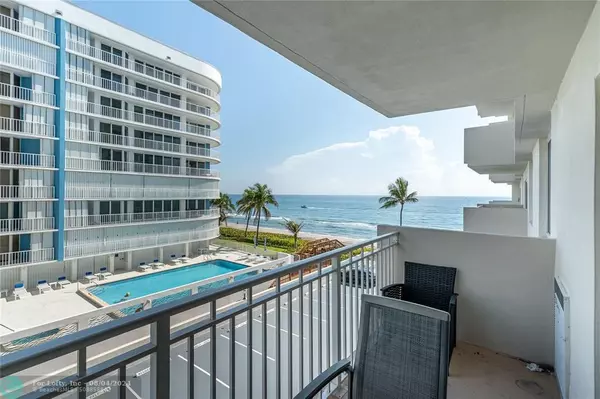 Highland Beach, FL 33487,3215 S Ocean Blvd  #308