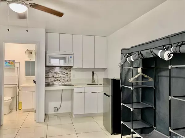 3323 Castle Street, Honolulu, HI 96815