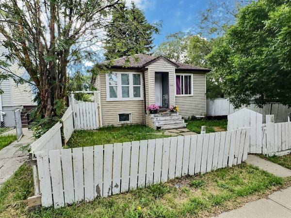 12338 82 ST Northwest, Edmonton, AB T5B 2X2