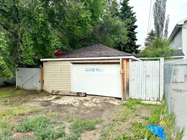 Edmonton, AB T5B 2X2,12338 82 ST Northwest